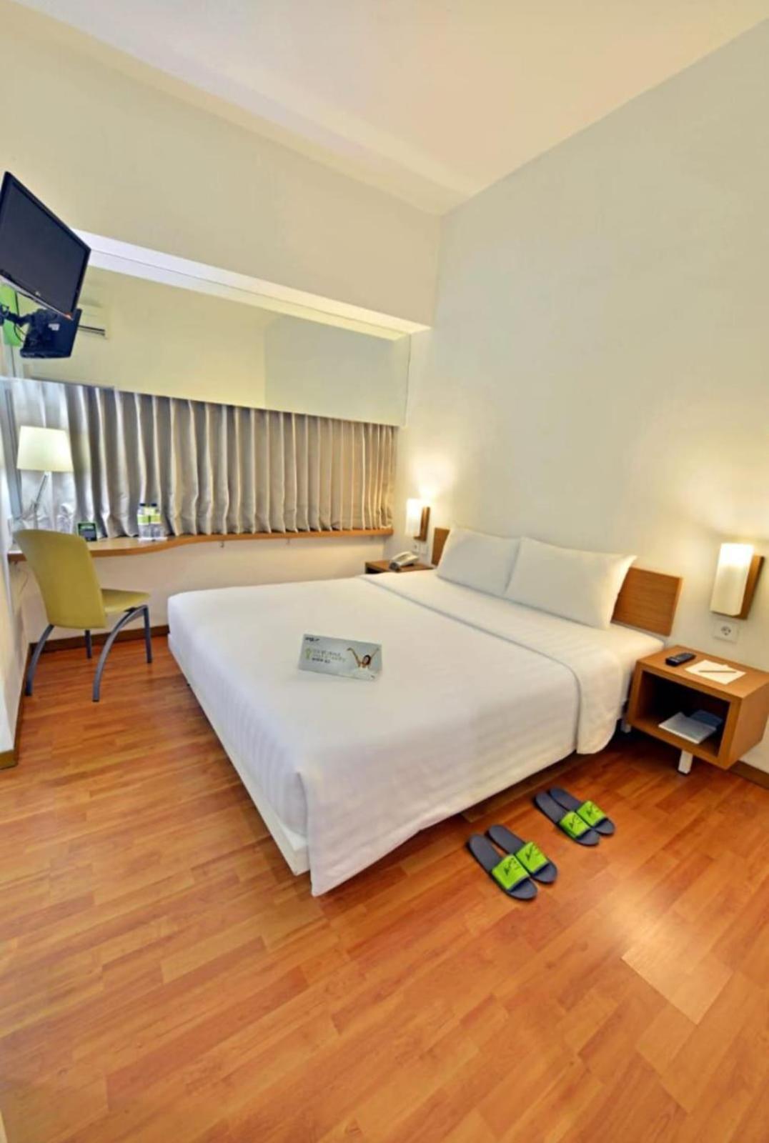 Hotel Whiz Pemuda